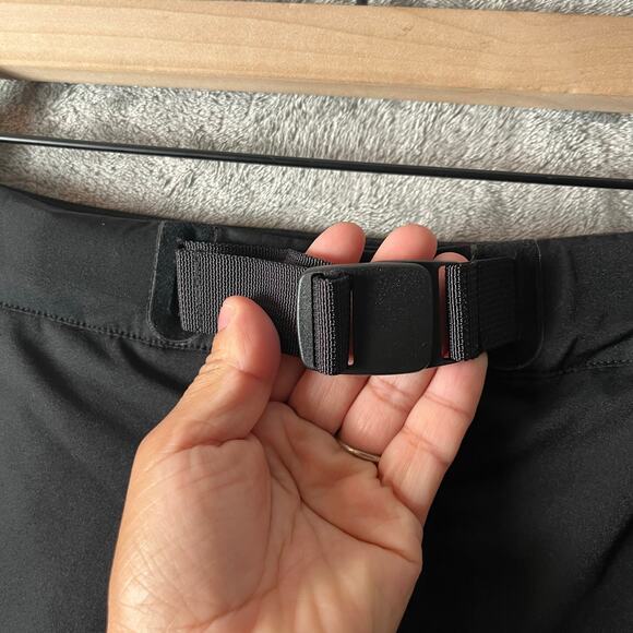 Arc’teryx Women’s Black Pants Size Medium Hiking Gorpcore - Picture 9 of 9